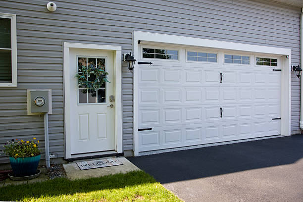 24/7 Emergency Garage Door Panel Replacement experts in Chevy Chase View, MD